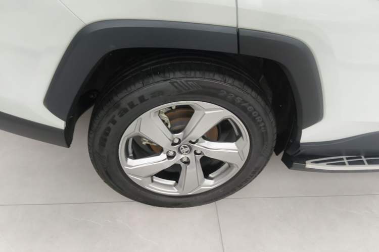 Used Toyota RAV4 2021 2.0L CVT Two-Wheel Drive Fashion PLUS Edition Right Rear Wheel Hub