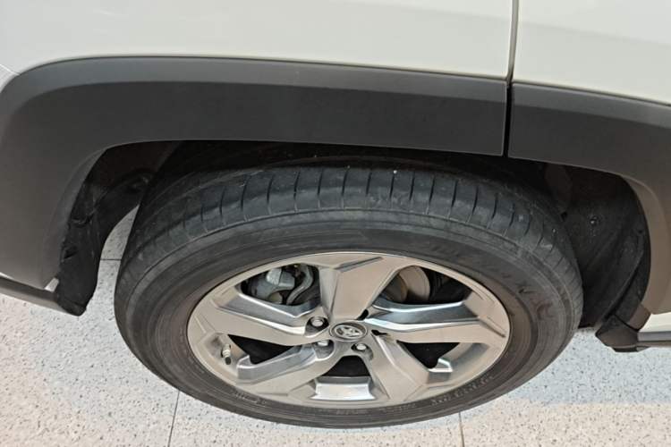 Used Toyota RAV4 2021 2.0L CVT Two-Wheel Drive Fashion Edition Right Rear Wheel Hub