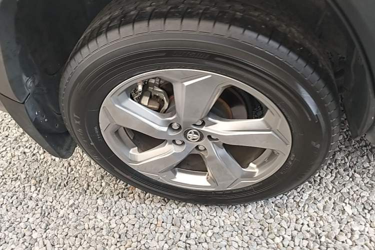 Used Toyota RAV4 2021 Revised Version Dual-Motor Hybrid 2.5L E-CVT Two-Wheel Drive Elite Edition Right Rear Wheel Hub