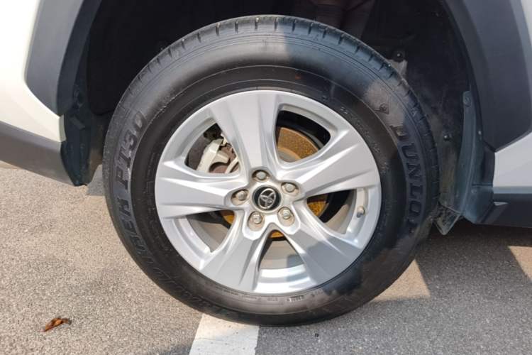 Used Toyota RAV4 2021 2.0L CVT Two-Wheel Drive Urban Edition Right Rear Wheel Hub