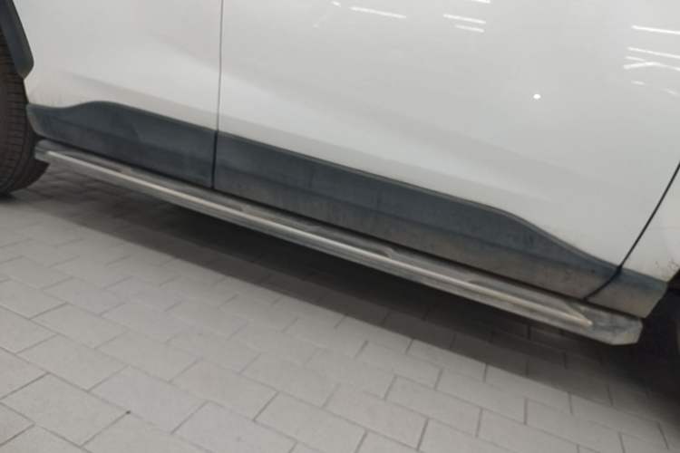 Used Toyota RAV4 2021 Dual-Engine 2.5L E-CVT Two-Wheel Drive Elite Edition Right Side Sill