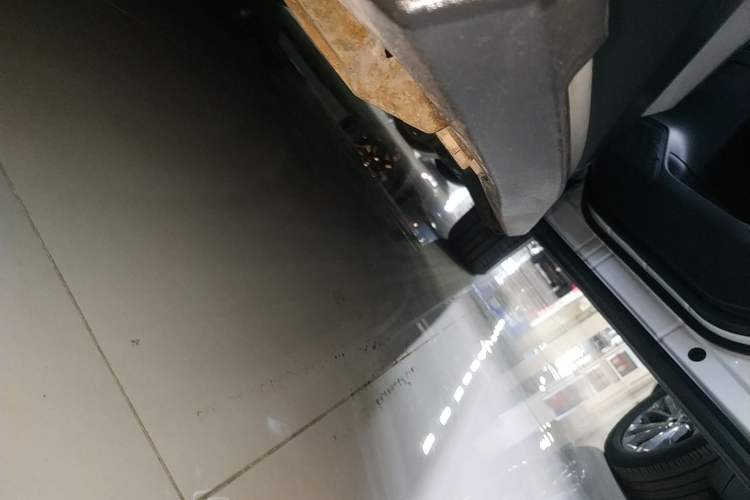 Used Toyota RAV4 2021 Dual-Engine 2.5L E-CVT Four-Wheel Drive Elite PLUS Edition Right Side Sill