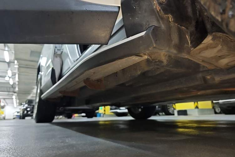 Used Toyota RAV4 2021 2.0L CVT Two-Wheel Drive Fashion Edition Right Side Sill