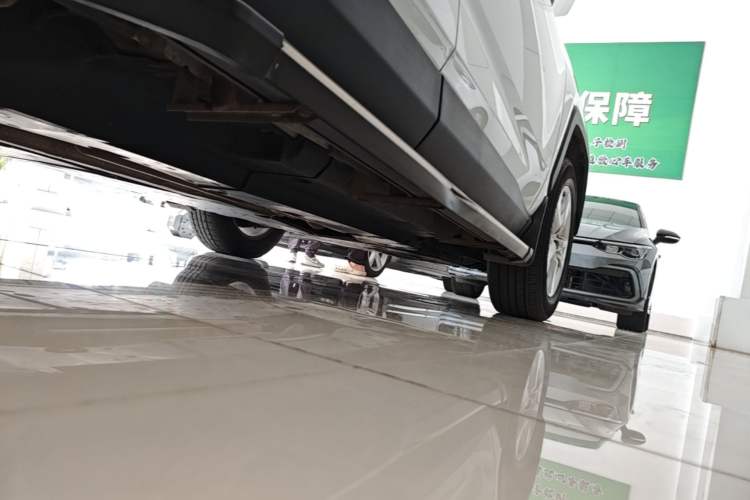 Used Toyota RAV4 2021 2.0L CVT Two-Wheel Drive Urban Edition Right Side Sill