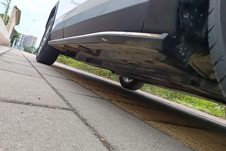Used Toyota RAV4 2021 2.0L CVT Two-Wheel Drive Fashion PLUS Edition Right Side Sill