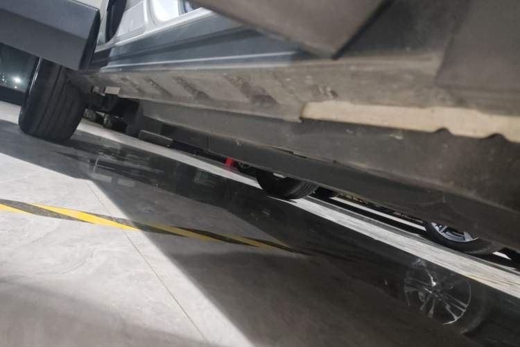 Used Toyota RAV4 2021 2.0L CVT Two-Wheel Drive Fashion Edition Right Side Sill