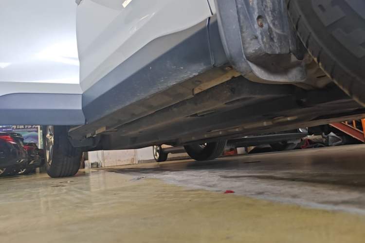 Used Toyota RAV4 2021 2.0L CVT Two-Wheel Drive Fashion PLUS Edition Right Side Sill