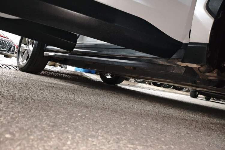 Used Toyota RAV4 2021 2.0L CVT Two-Wheel Drive Fashion Edition Right Side Sill