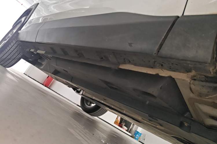 Used Toyota RAV4 2021 2.0L CVT Two-Wheel Drive Fashion PLUS Edition Right Side Sill
