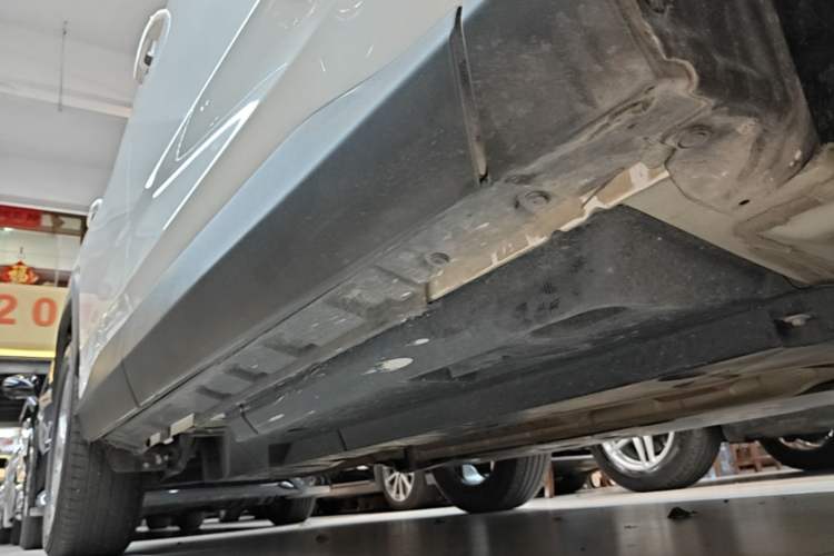 Used Toyota RAV4 2021 2.0L CVT Two-Wheel Drive Fashion Edition Right Side Sill