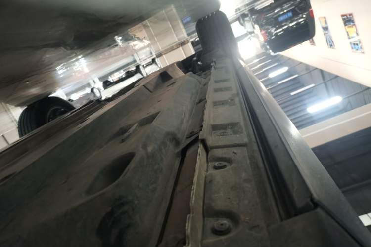 Used Toyota RAV4 2021 2.0L CVT 4x4 Style PLUS Edition Right Side Sill