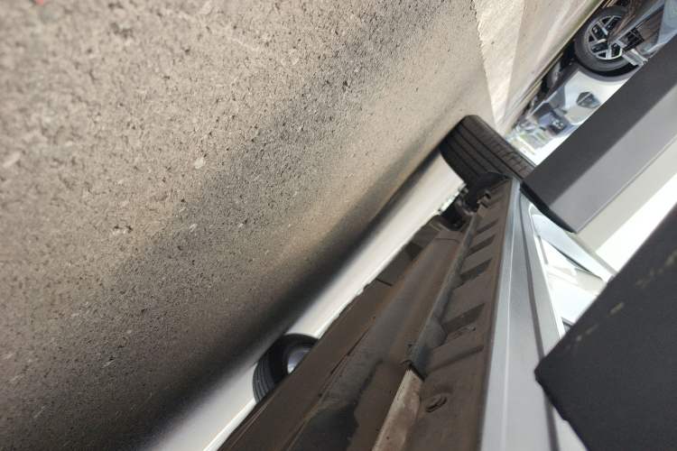 Used Toyota RAV4 2021 2.0L CVT Two-Wheel Drive Fashion PLUS Edition Right Side Sill