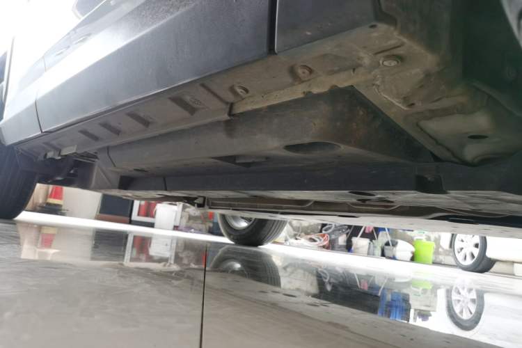 Used Toyota RAV4 2021 2.0L CVT Two-Wheel Drive Urban Edition Right Side Sill