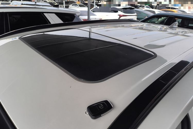 Used Toyota RAV4 2021 2.0L CVT Two-Wheel Drive Fashion PLUS Edition Roof