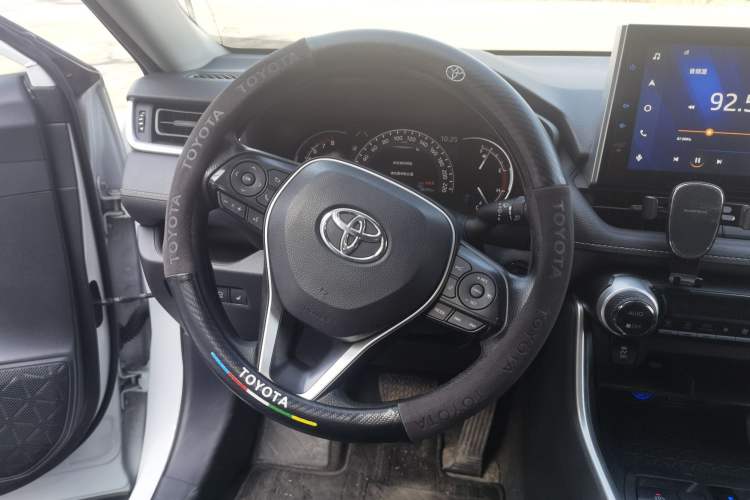 Used Toyota RAV4 2021 2.0L CVT 4x4 Style PLUS Edition Steering Wheel