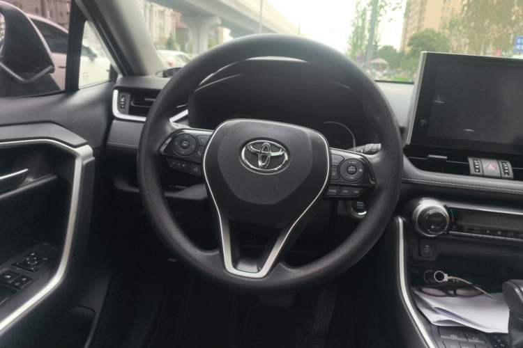 Used Toyota RAV4 2021 2.0L CVT Two-Wheel Drive Fashion Edition Steering Wheel