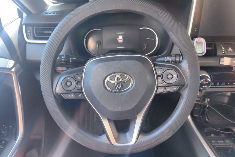 Used Toyota RAV4 2021 2.0L CVT Two-Wheel Drive Fashion Edition Steering Wheel