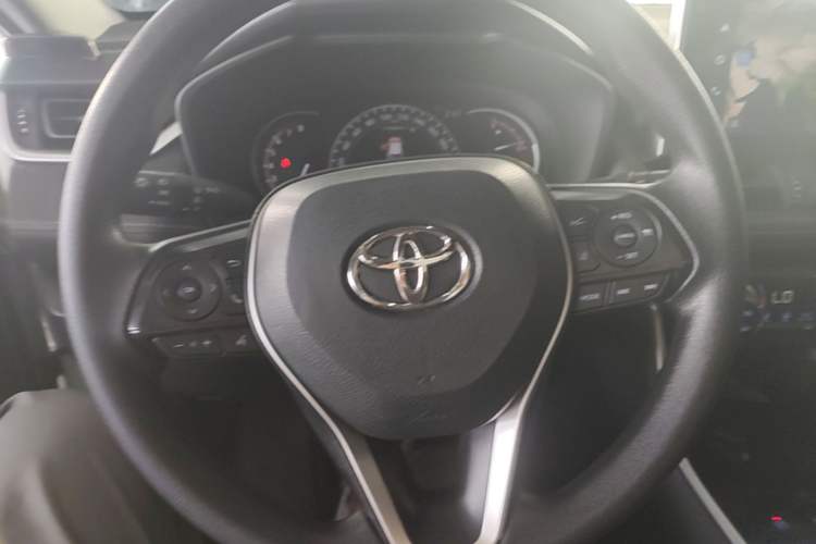 Used Toyota RAV4 2021 2.0L CVT 4x4 Trend Edition Steering Wheel