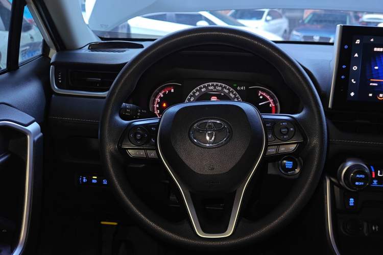 Used Toyota RAV4 2021 2.0L CVT Two-Wheel Drive Fashion Edition Steering Wheel