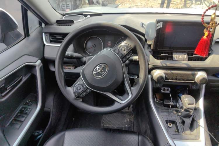 Used Toyota RAV4 2021 2.0L CVT Two-Wheel Drive Urban Edition Steering Wheel