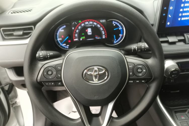 Used Toyota RAV4 2021 Revised Version Dual-Motor Hybrid 2.5L E-CVT Two-Wheel Drive Elite Edition Steering Wheel