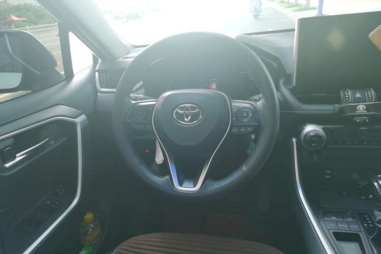 Used Toyota RAV4 2021 2.0L CVT Two-Wheel Drive Fashion Edition Steering Wheel
