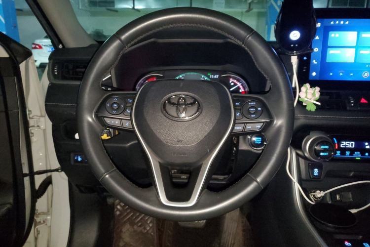 Used Toyota RAV4 2021 2.0L CVT Two-Wheel Drive Fashion Edition Steering Wheel