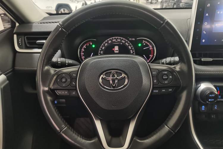 Used Toyota RAV4 2021 2.0L CVT Two-Wheel Drive Fashion PLUS Edition Steering Wheel