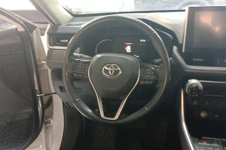 Used Toyota RAV4 2021 2.0L CVT Two-Wheel Drive Fashion PLUS Edition Steering Wheel