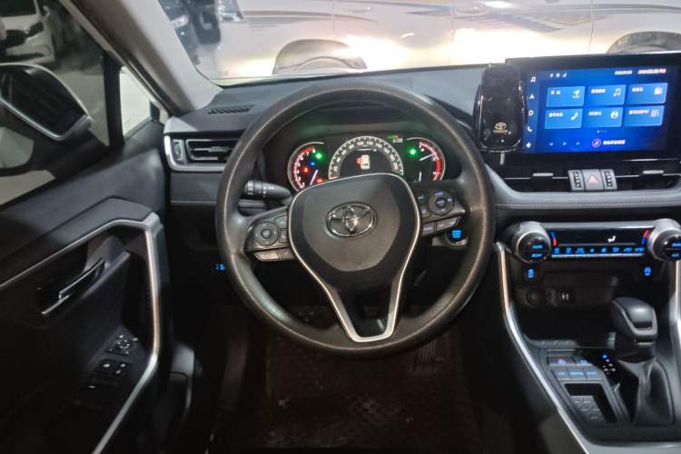 Used Toyota RAV4 2021 2.0L CVT Two-Wheel Drive Fashion Edition Steering Wheel