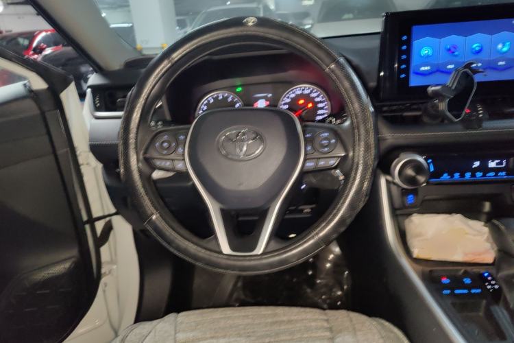 Used Toyota RAV4 2021 2.0L CVT Two-Wheel Drive Urban Edition Steering Wheel