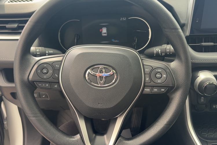 Used Toyota RAV4 2021 2.0L CVT Two-Wheel Drive Fashion Edition Steering Wheel