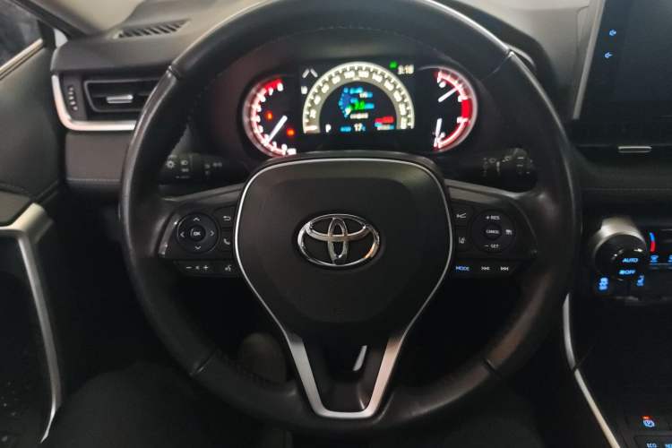 Used Toyota RAV4 2021 2.0L CVT 4x4 Style PLUS Edition Steering Wheel