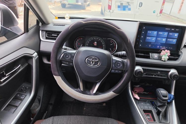 Used Toyota RAV4 2021 2.0L CVT Two-Wheel Drive Fashion Edition Steering Wheel