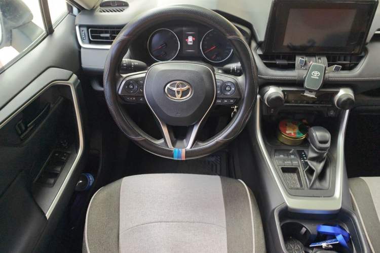 Used Toyota RAV4 2021 2.0L CVT Two-Wheel Drive Urban Edition Steering Wheel