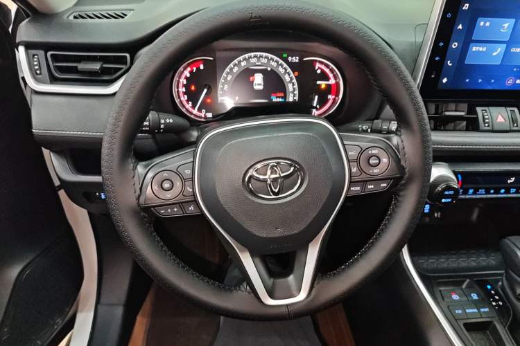 Used Toyota RAV4 2021 2.0L CVT Two-Wheel Drive Fashion Edition Steering Wheel