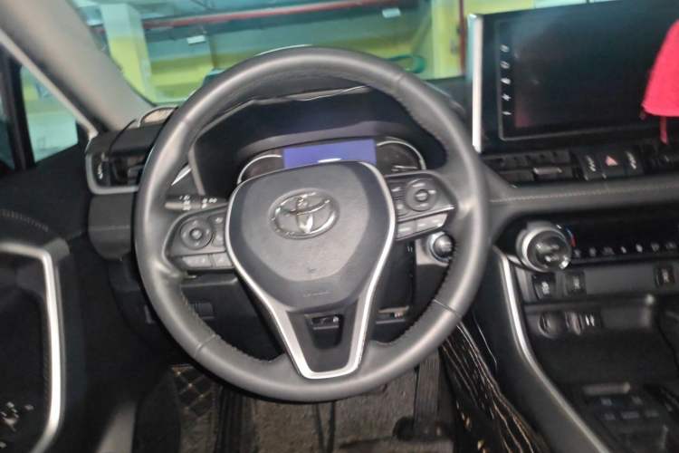 Used Toyota RAV4 2021 2.0L CVT Two-Wheel Drive Fashion PLUS Edition Steering Wheel