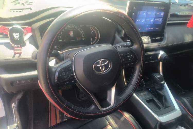 Used Toyota RAV4 2021 2.0L CVT Two-Wheel Drive Fashion PLUS Edition Steering Wheel