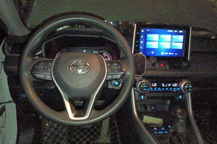 Used Toyota RAV4 2021 2.0L CVT Two-Wheel Drive Fashion Edition Steering Wheel