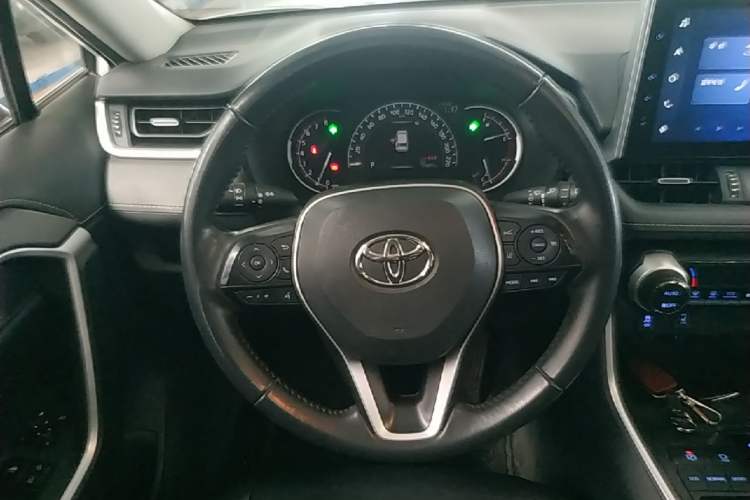 Used Toyota RAV4 2021 2.0L CVT Two-Wheel Drive Fashion PLUS Edition Steering Wheel