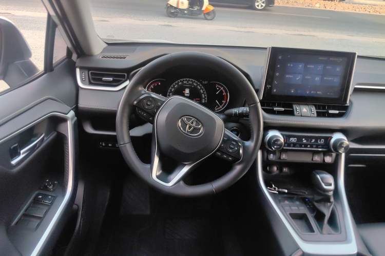 Used Toyota RAV4 2021 2.0L CVT Two-Wheel Drive Fashion PLUS Edition Steering Wheel