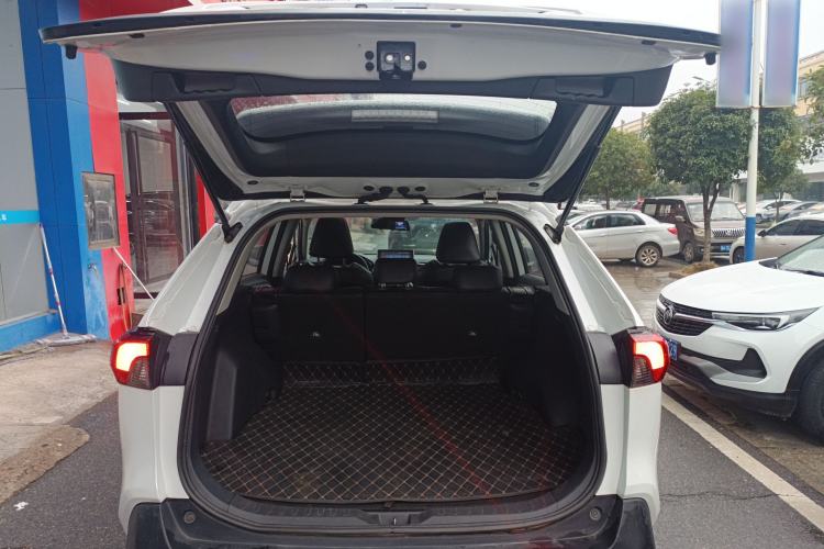 Used Toyota RAV4 2021 2.0L CVT Two-Wheel Drive Fashion Edition Trunk