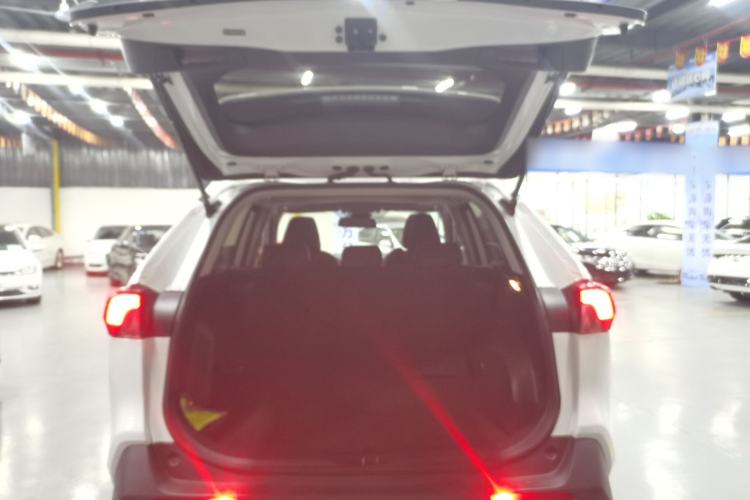 Used Toyota RAV4 2021 2.0L CVT Two-Wheel Drive Fashion Edition Trunk