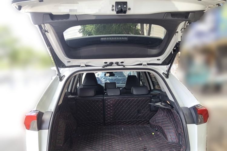 Used Toyota RAV4 2021 2.0L CVT 4x4 Style PLUS Edition Trunk
