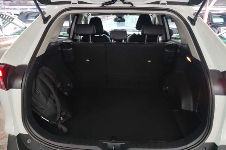 Used Toyota RAV4 2021 2.0L CVT 4x4 Trend Edition Trunk