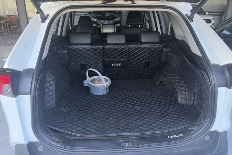 Used Toyota RAV4 2021 2.0L CVT Two-Wheel Drive Fashion PLUS Edition Trunk