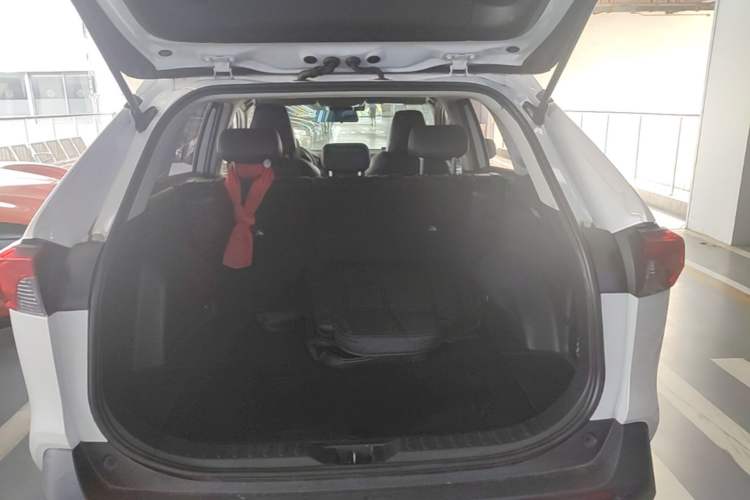 Used Toyota RAV4 2021 2.0L CVT 4x4 Trend Edition Trunk