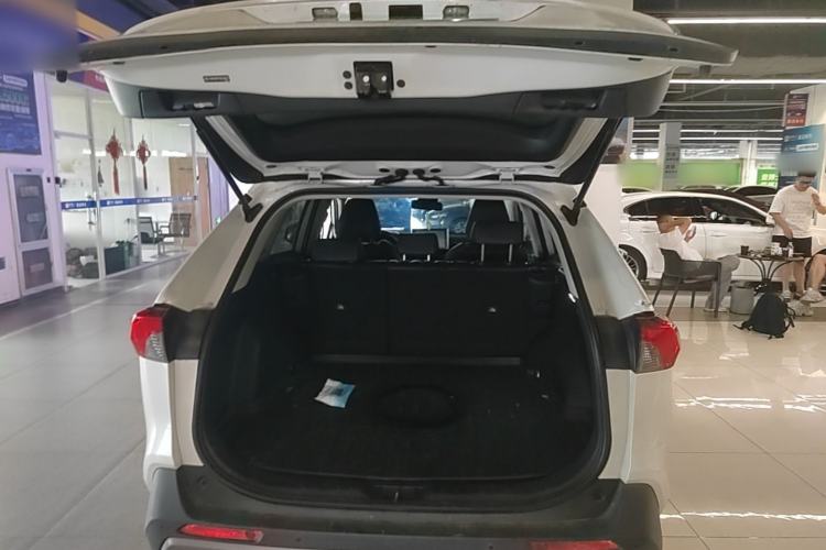 Used Toyota RAV4 2021 2.0L CVT Two-Wheel Drive Fashion PLUS Edition Trunk