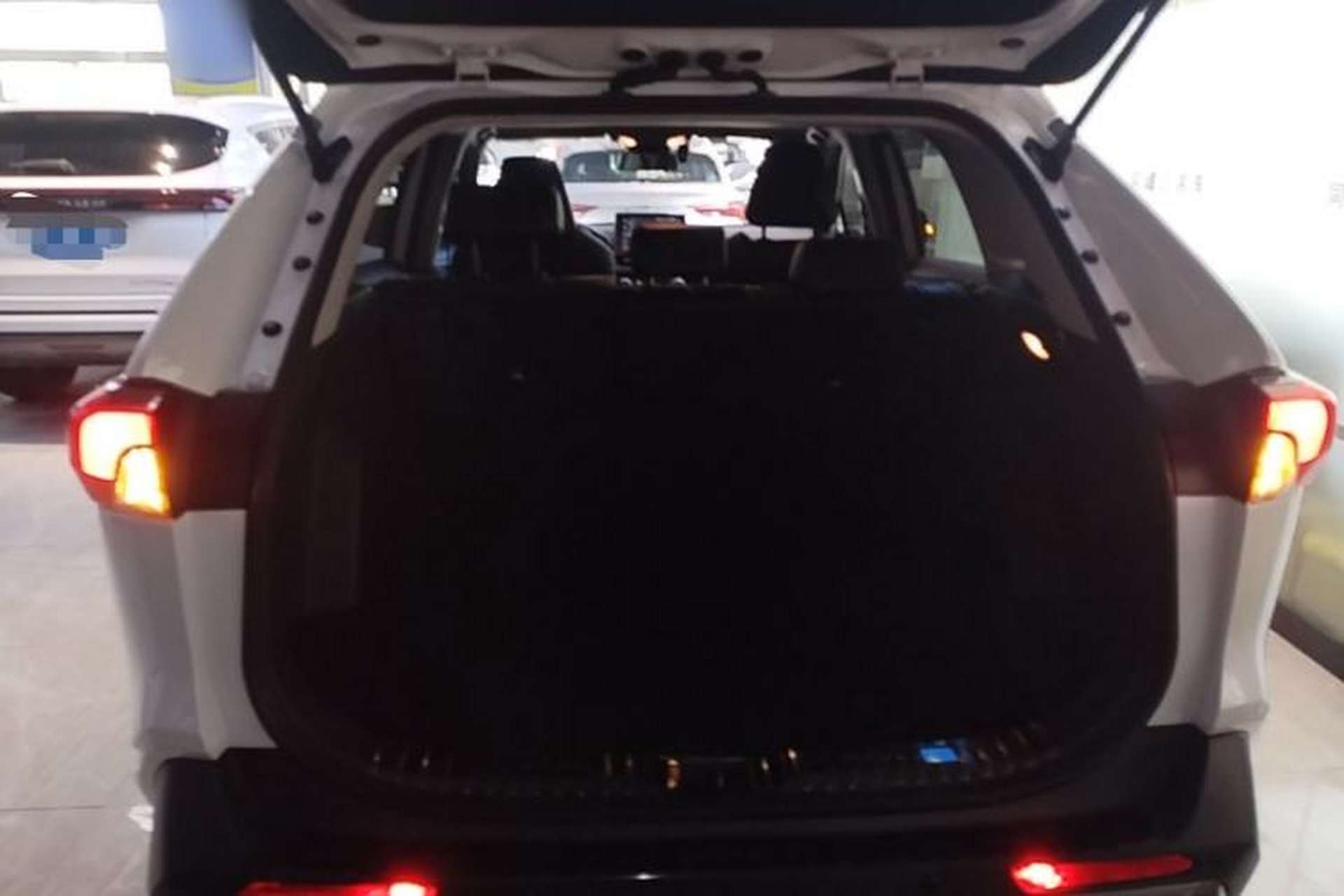 Used Toyota RAV4 2021 2.0L CVT 4x4 Style PLUS Edition Trunk