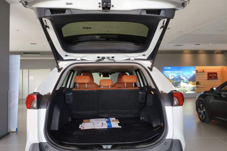 Used Toyota RAV4 2021 Dual-Engine 2.5L E-CVT Two-Wheel Drive Elite Edition Trunk